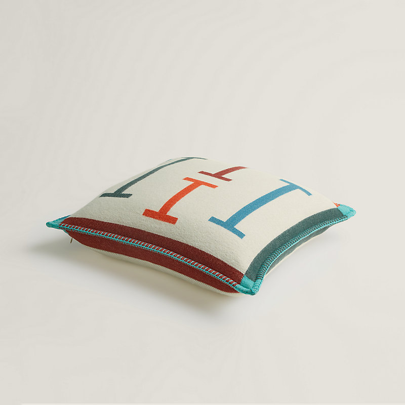 【極美品】 HERMES クッション H Casaque pillow ① HERMES】エルメス クッション インテリアその他 – NISHIKINO